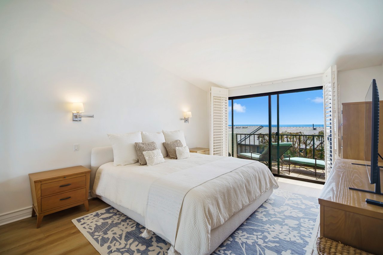 Coveted Guard-Gated Zuma Bay Villas