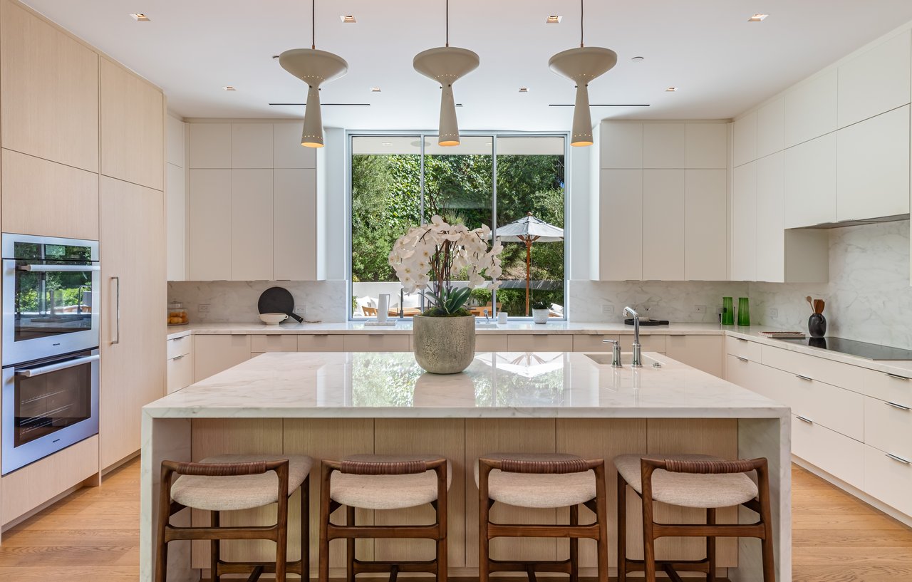 9011 Alto Cedro Dr, Beverly Hills