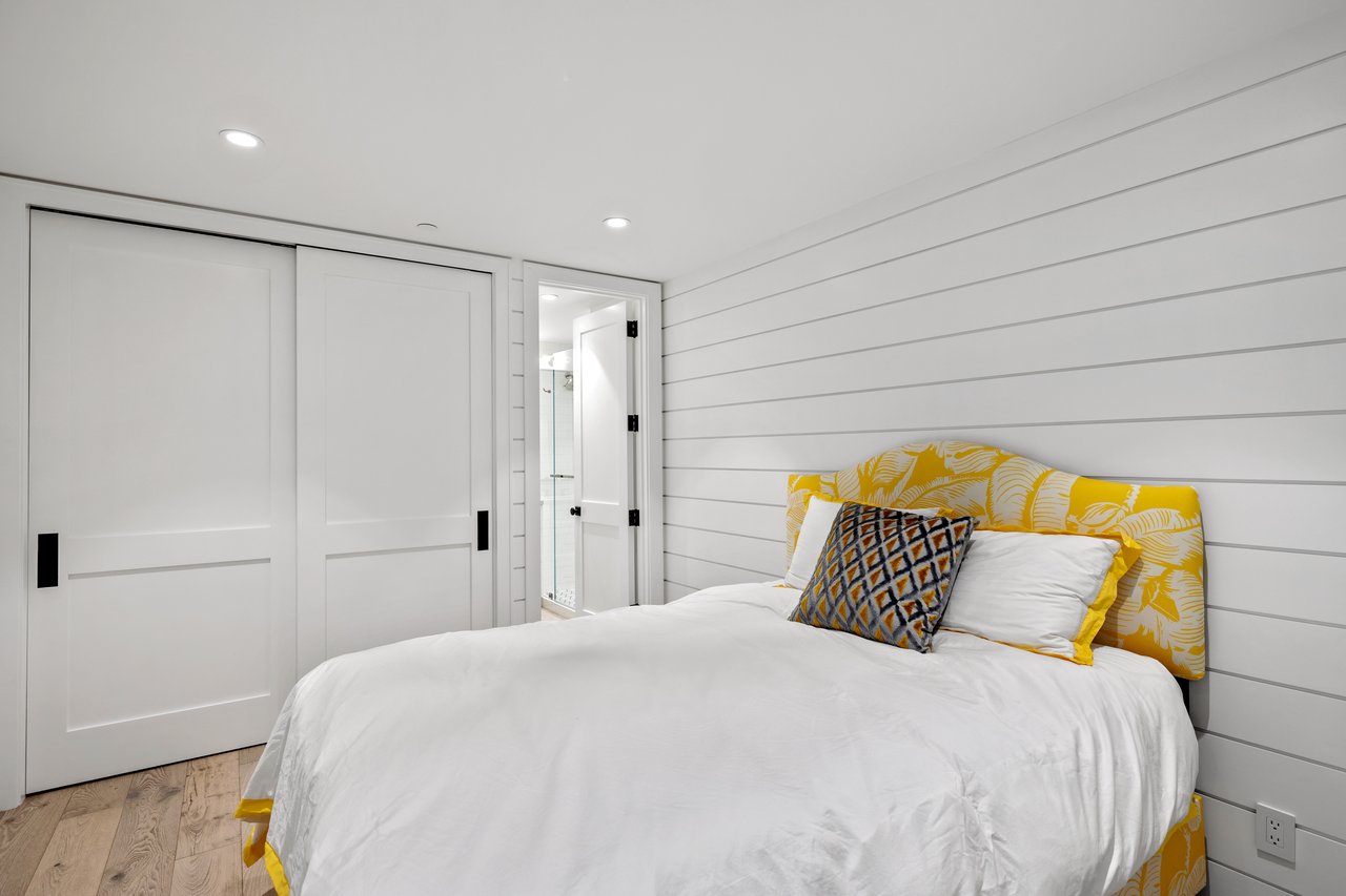 2428 The Strand
