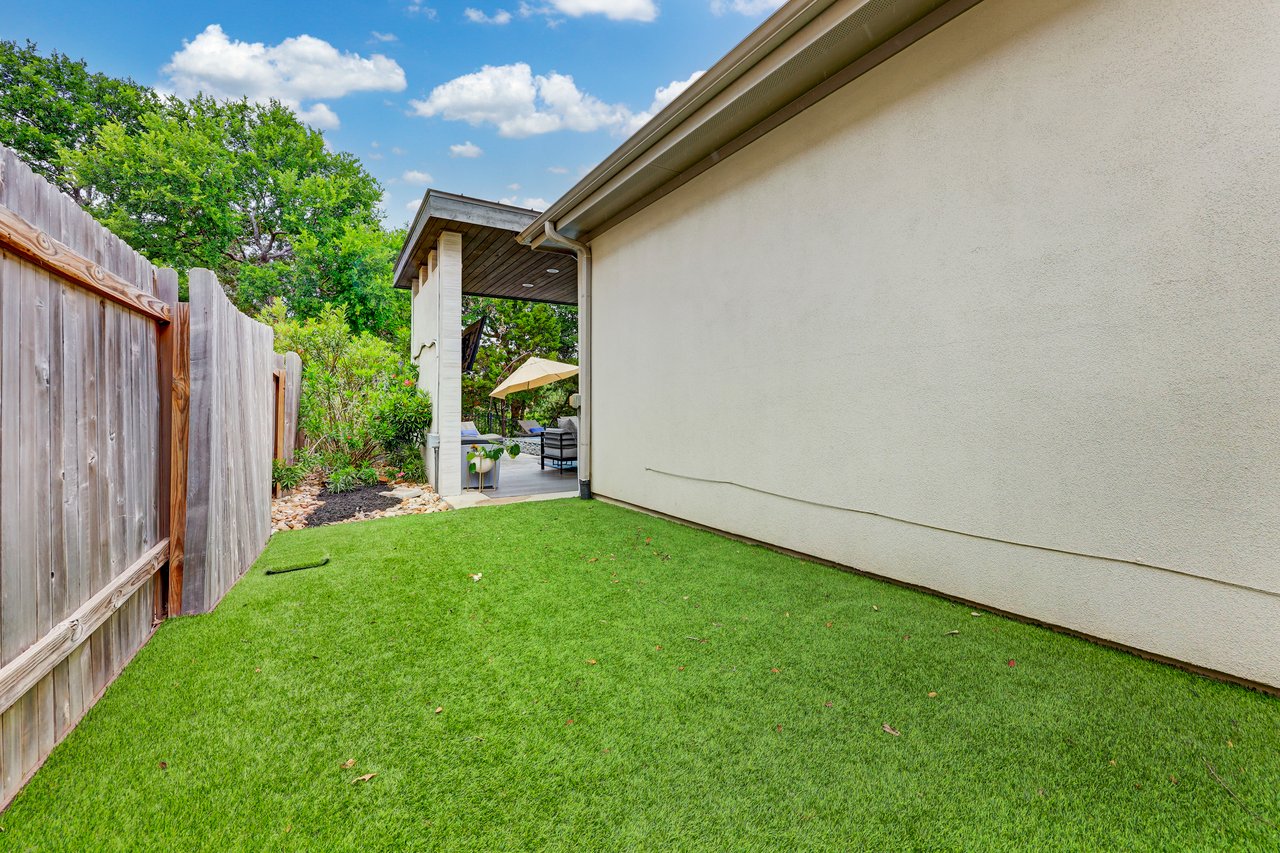 12100 Azure Shores Ct.