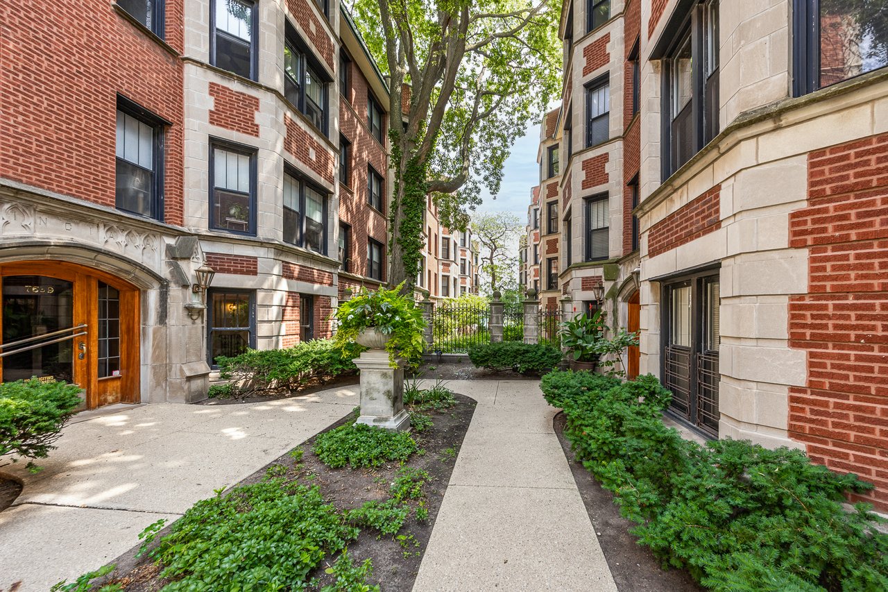 7631 N Eastlake Terrace Unit: 2A-3A