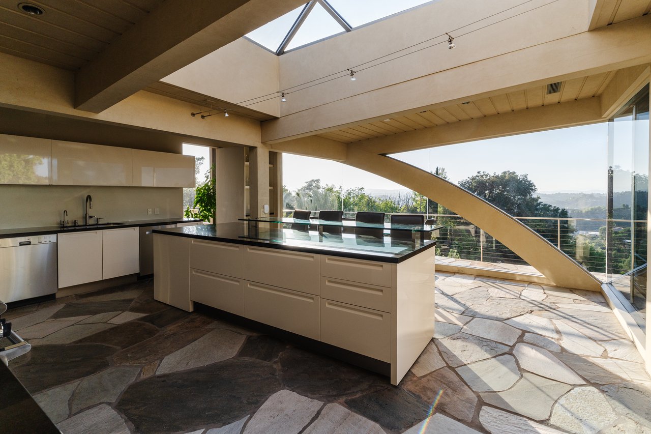 624 Cole Pl, Beverly Hills, CA 90210