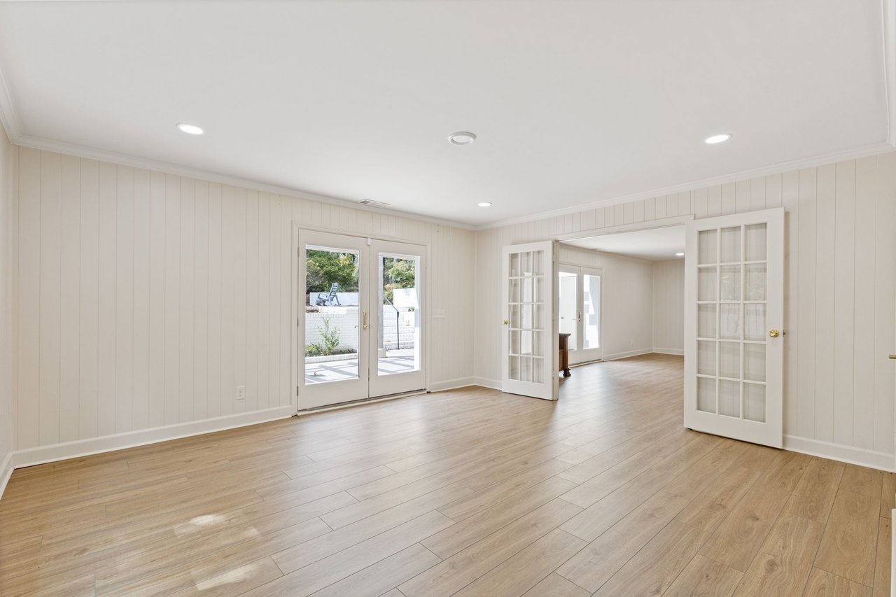 5650 Eden Roc Ln