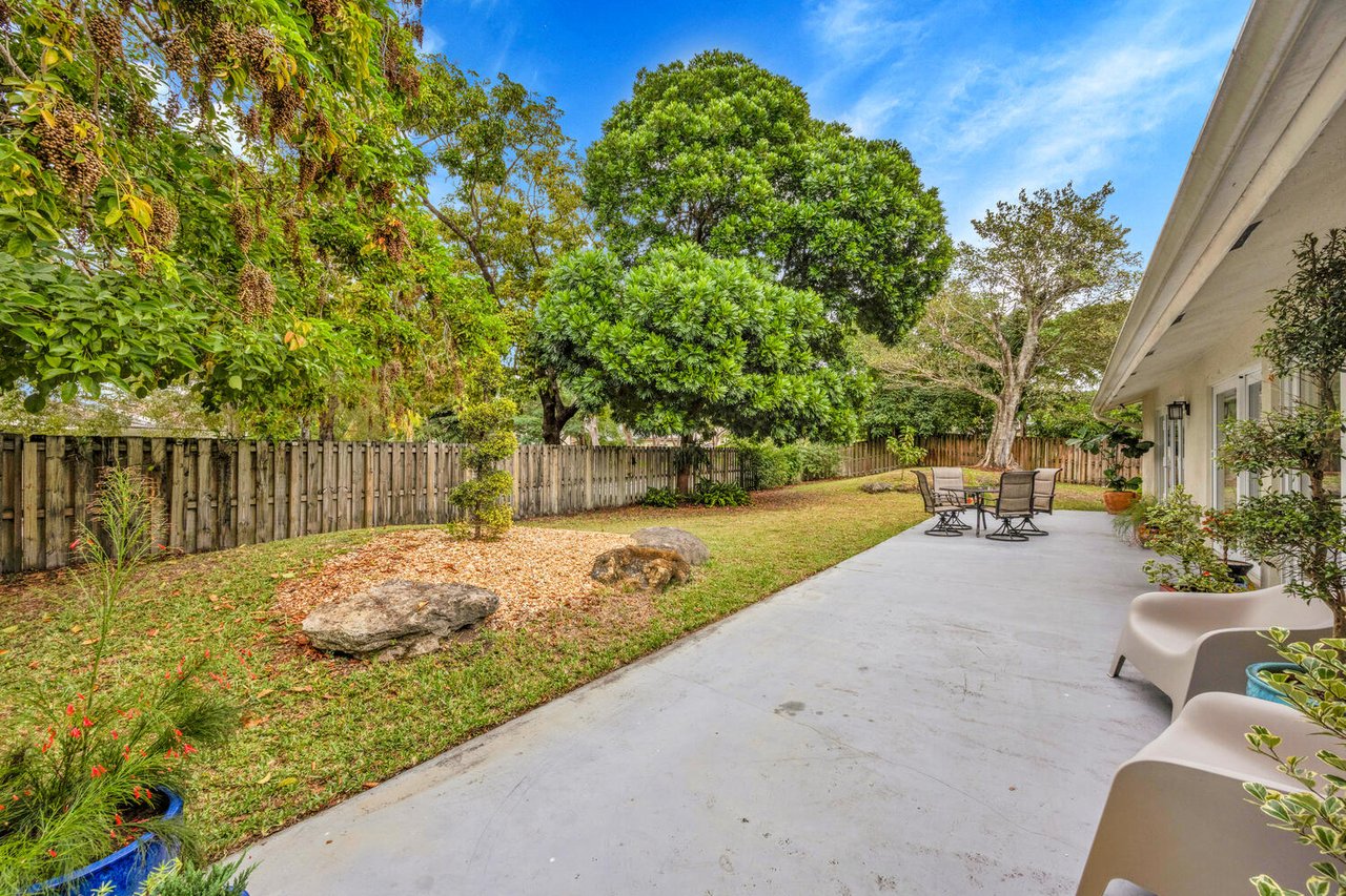 Spacious Living on a Private Cul-de-Sac