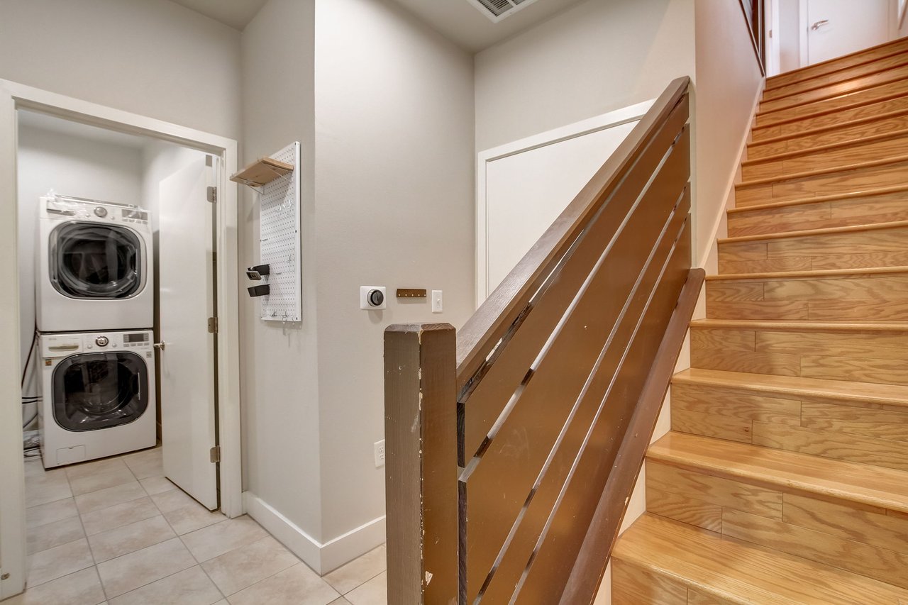 SAGE -Great location on South Lamar! 