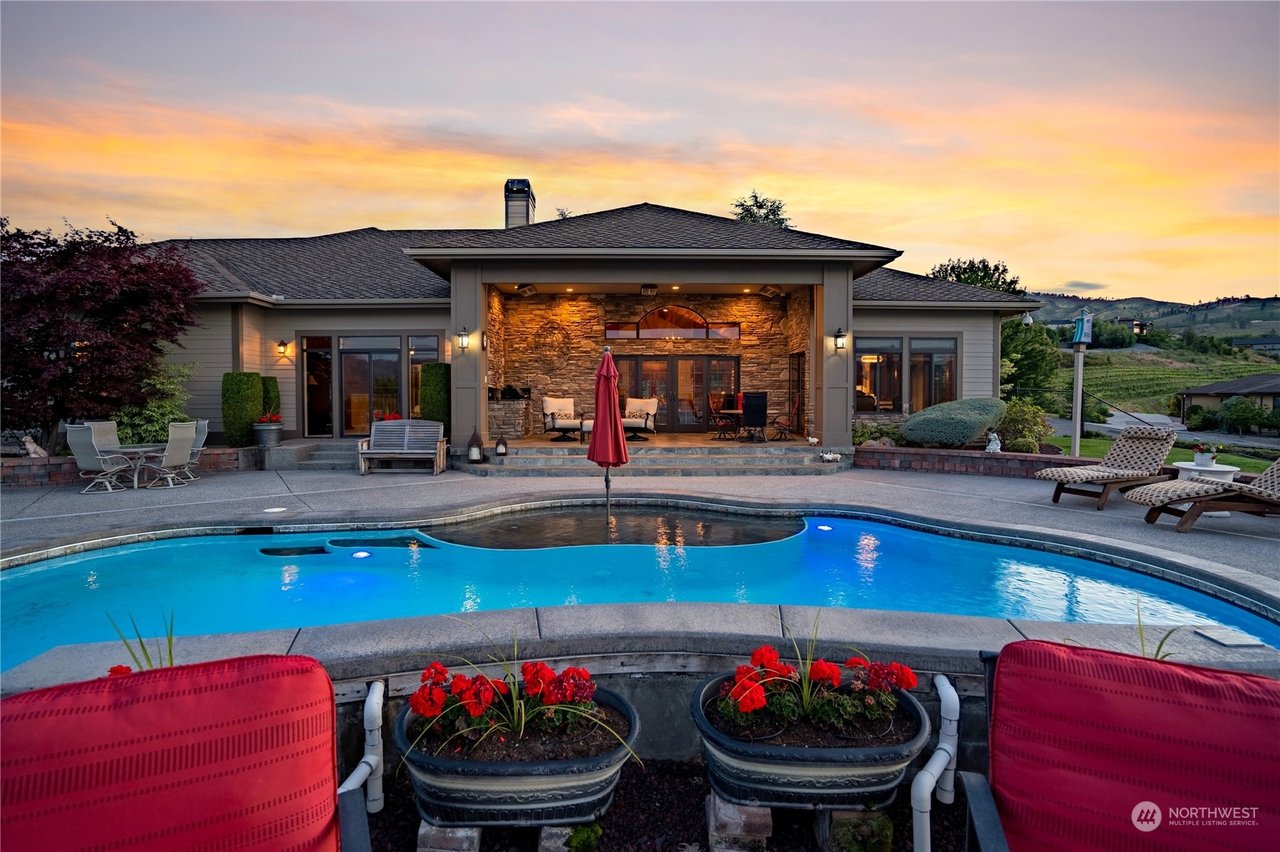 270 Bene Vista Ln