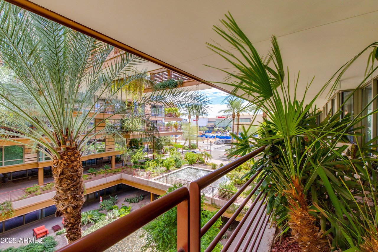 7137 E Rancho Vista Dr, #3003