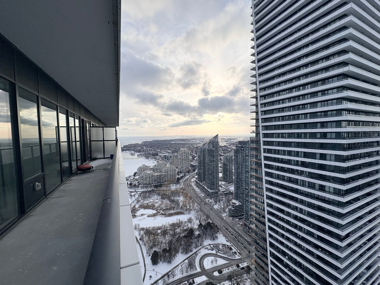 20 Shore Breeze Drive Unit: 4703