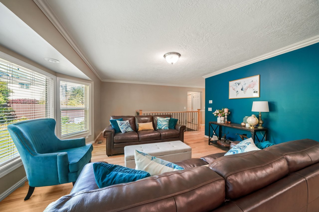 8916 S Cobble Crest Ln