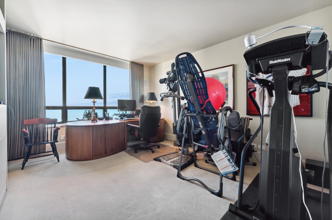 180 East Pearson Unit: 5902