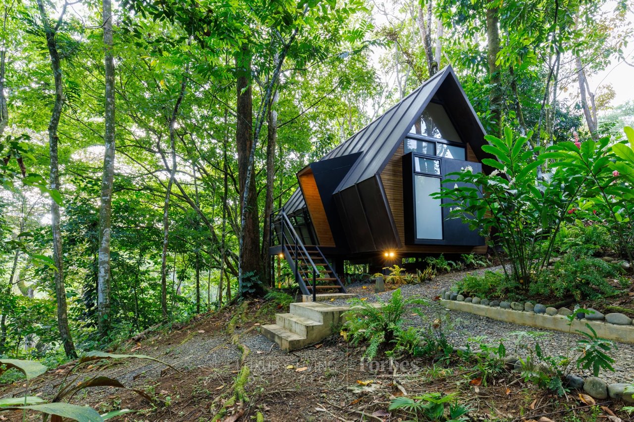 20391 - Property near the beach with hotel or private home potential