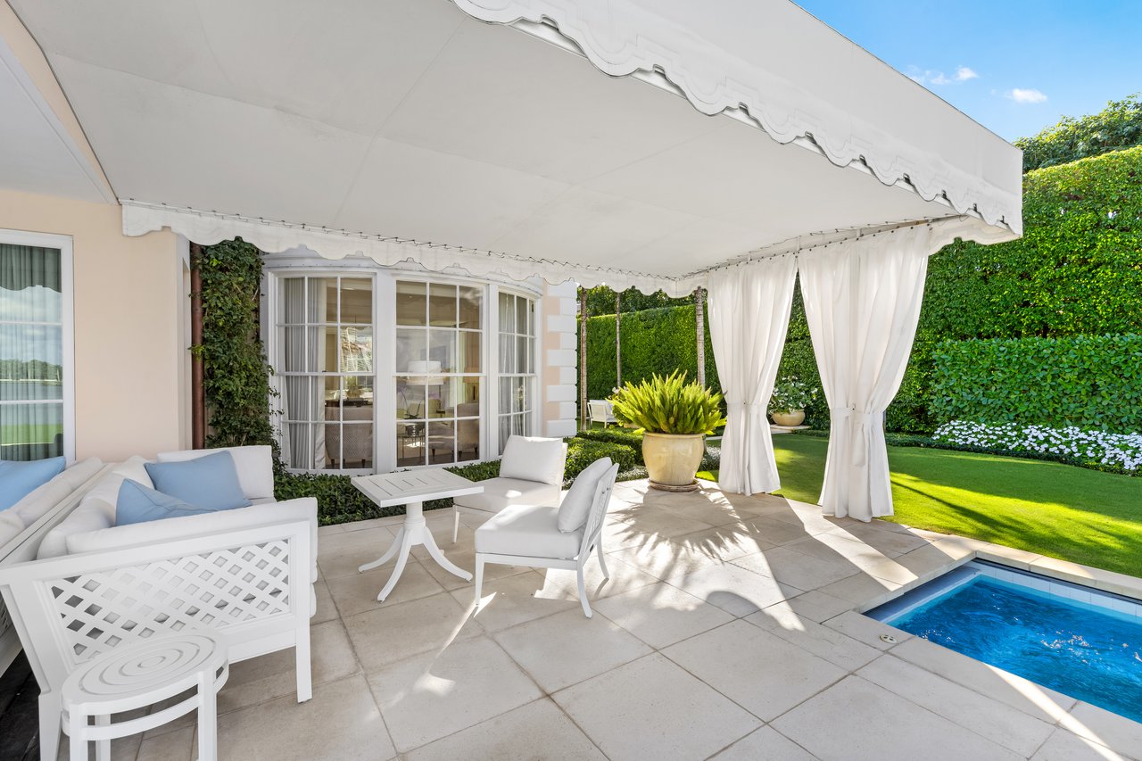Georgian Waterfront Mansion on Everglades Island