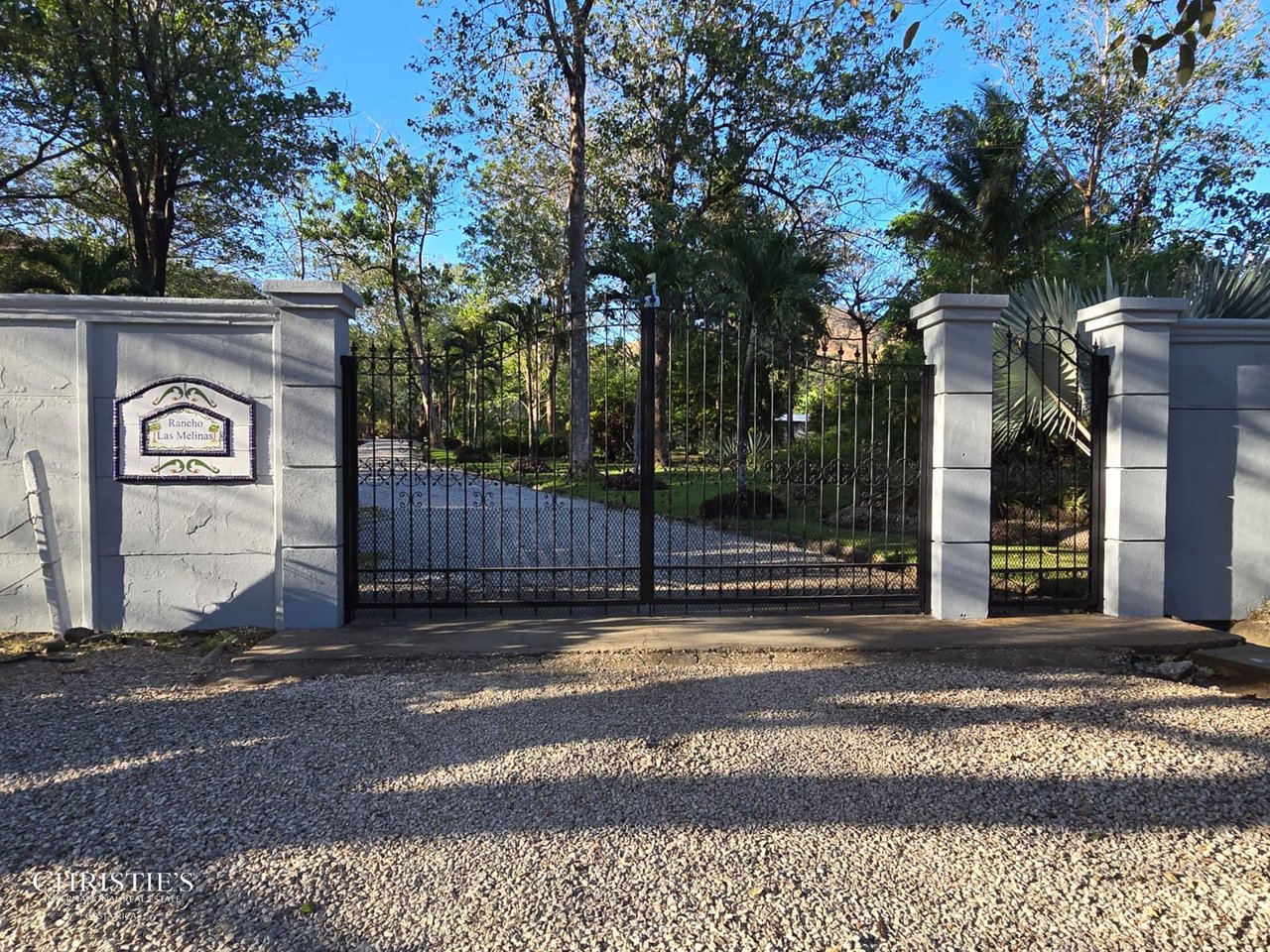 Private Estate Close to the Coast - Rancho Las Melinas