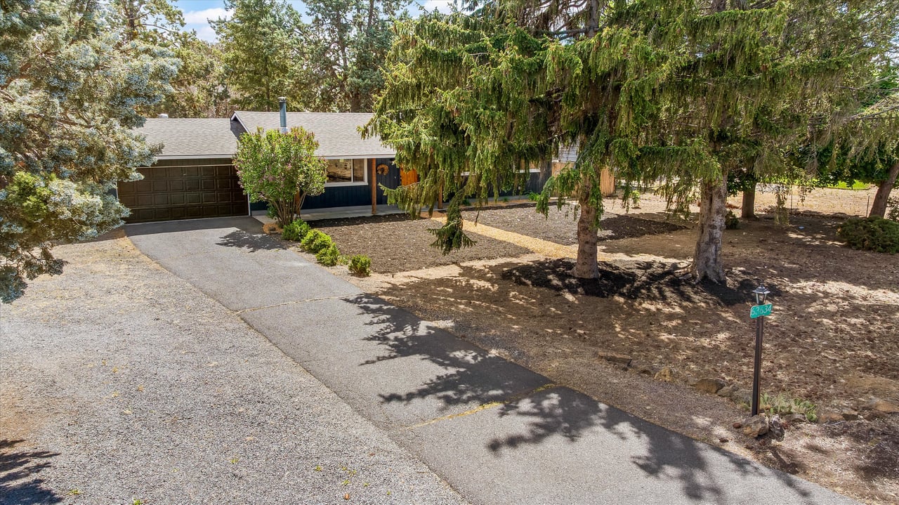 63634 Hunters Circle