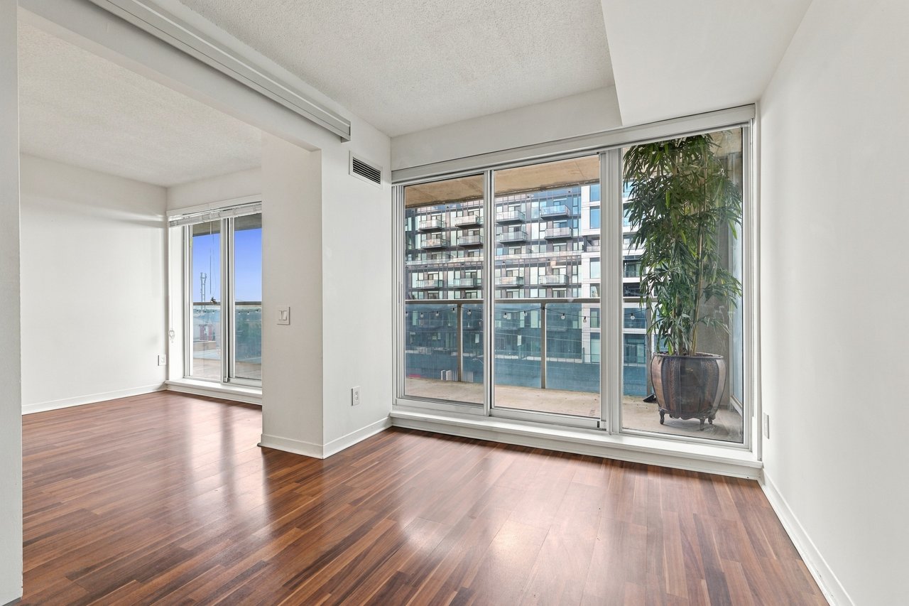 Immaculate 2 Bedroom Corner Unit