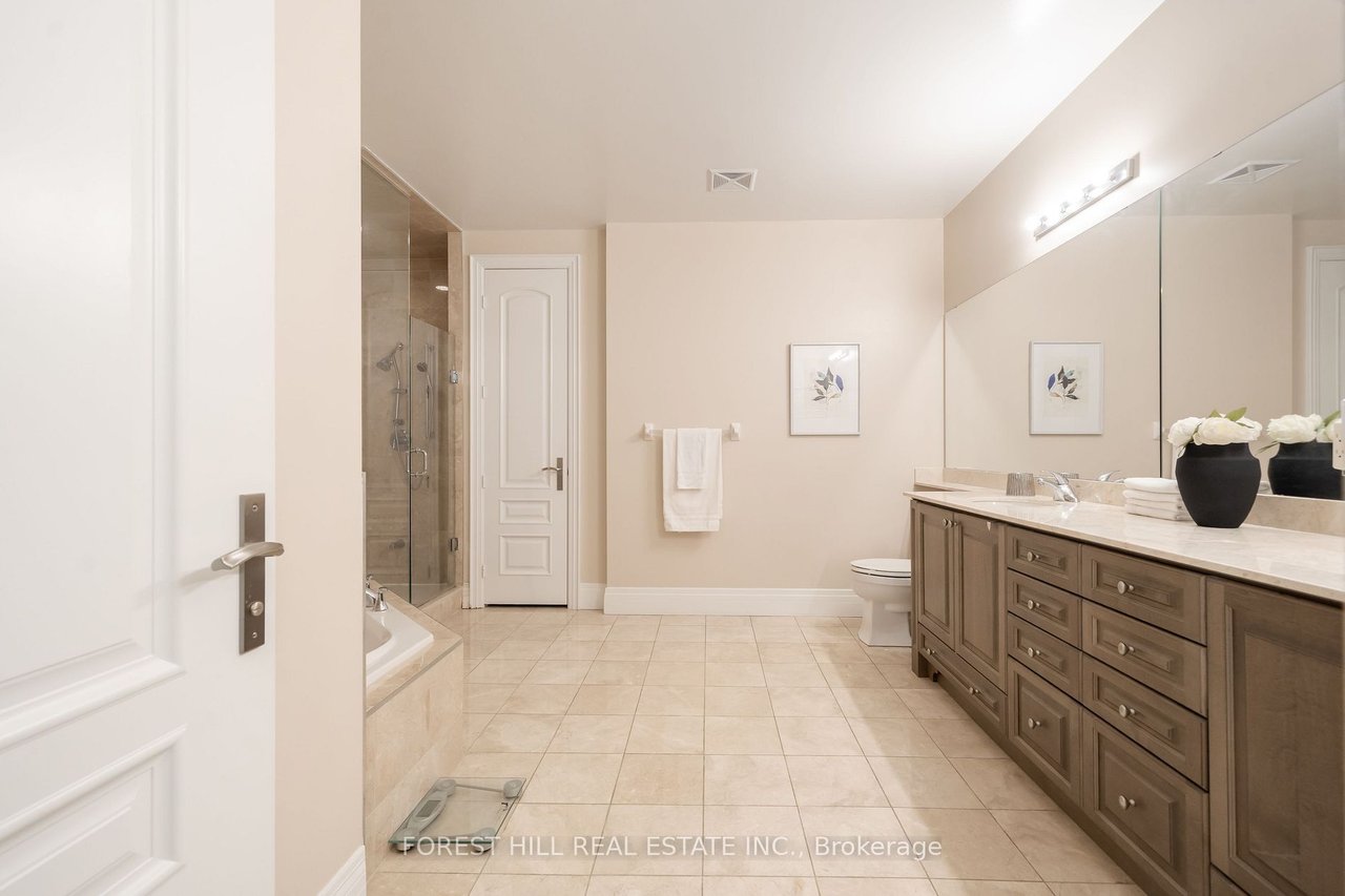 LIVING IN ARIA PENTHOUSES