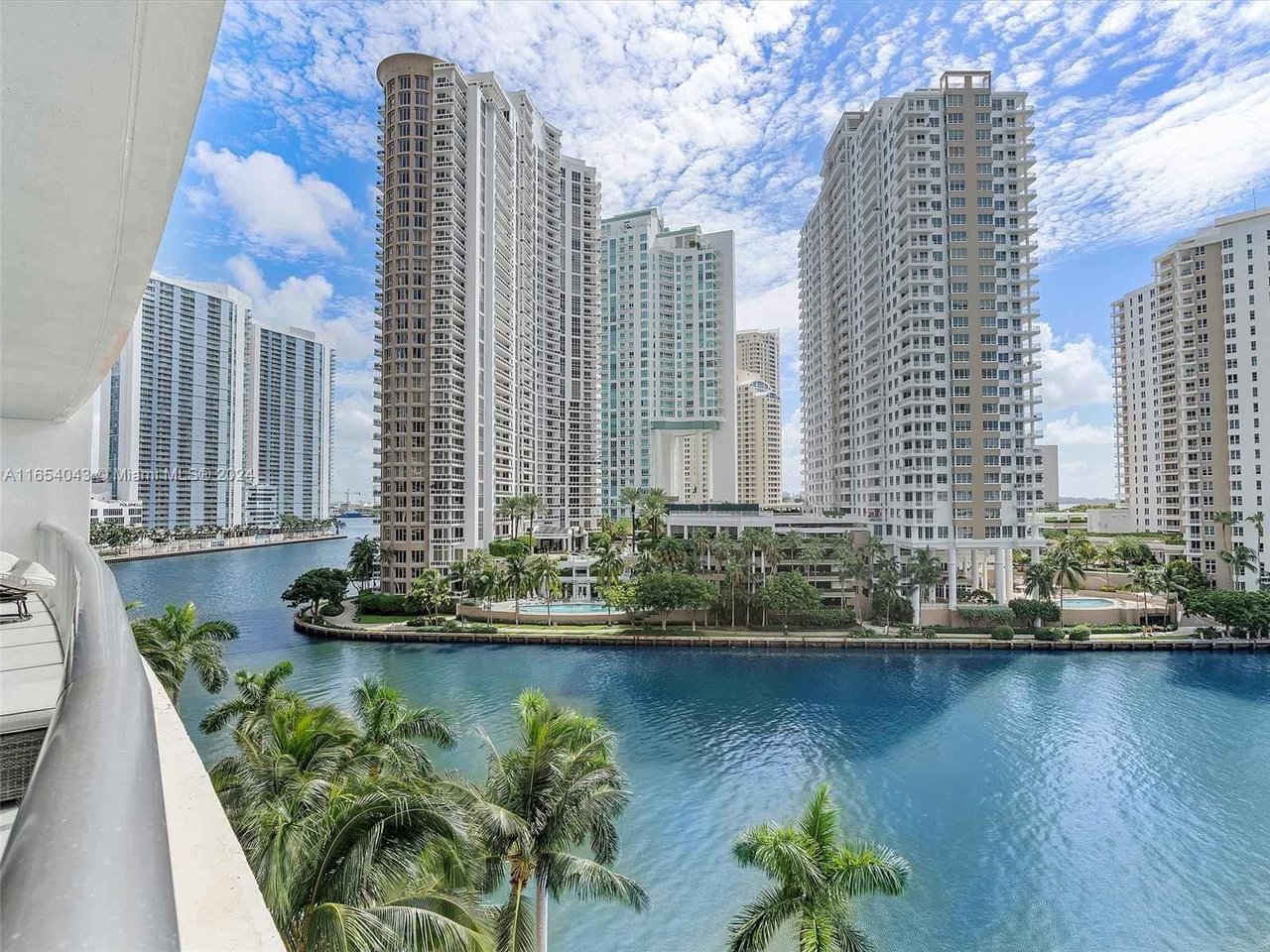 495 Brickell Ave Unit BAY707