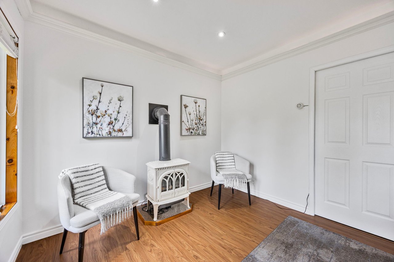 55 Old Church Road, King