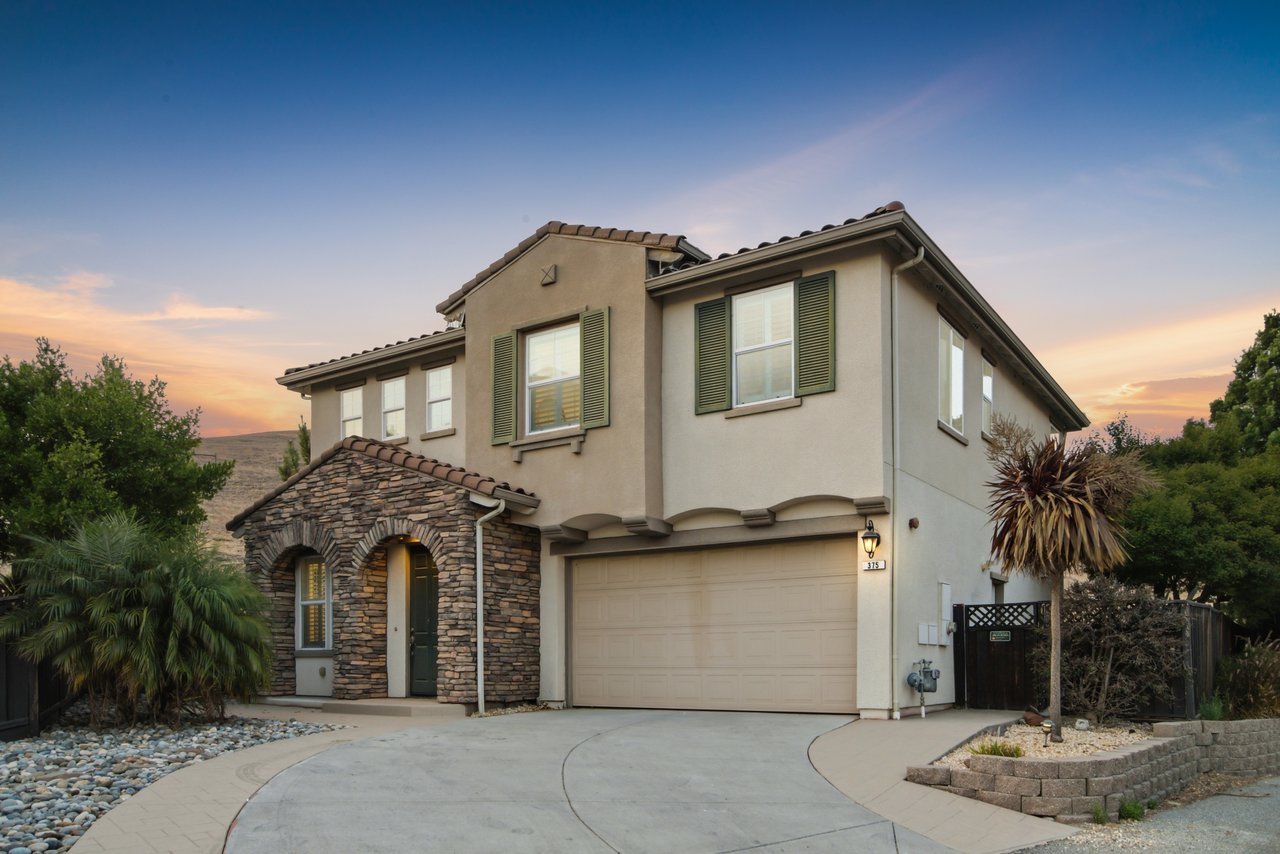 375 Longhill CT