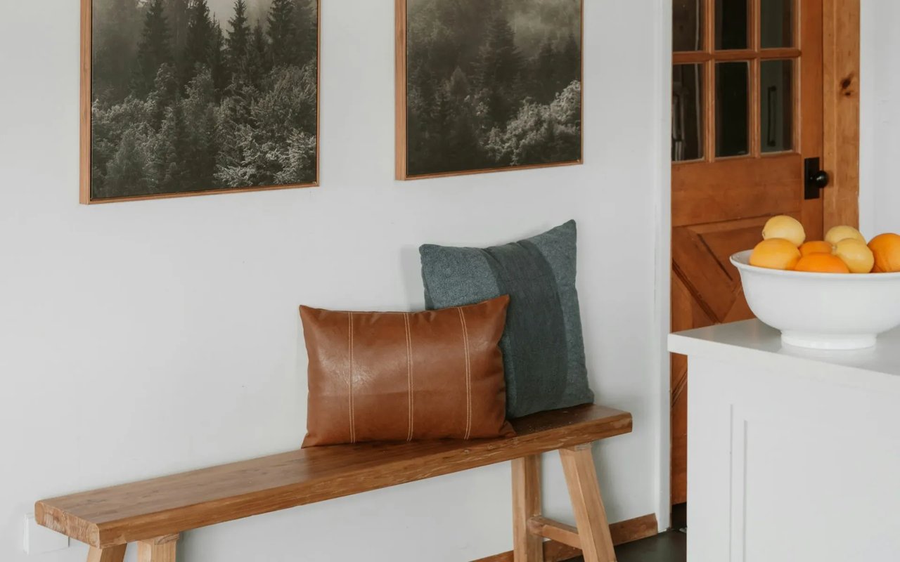 Downsizing Without Debt: How More Homeowners Are Buying Their Next House in Cash