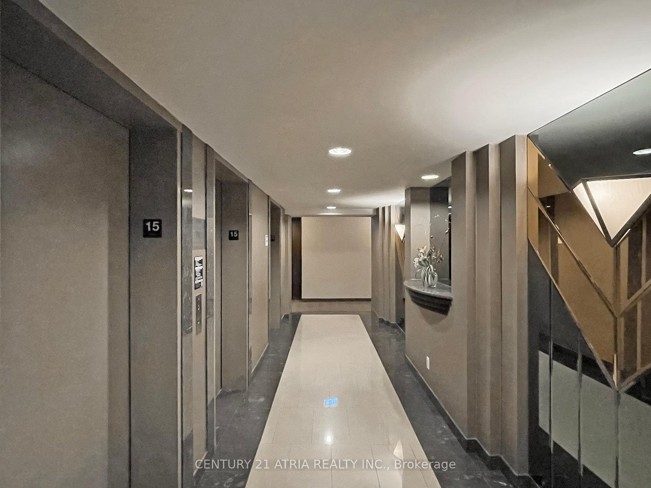 WILLOWDALE PENTHOUSE 