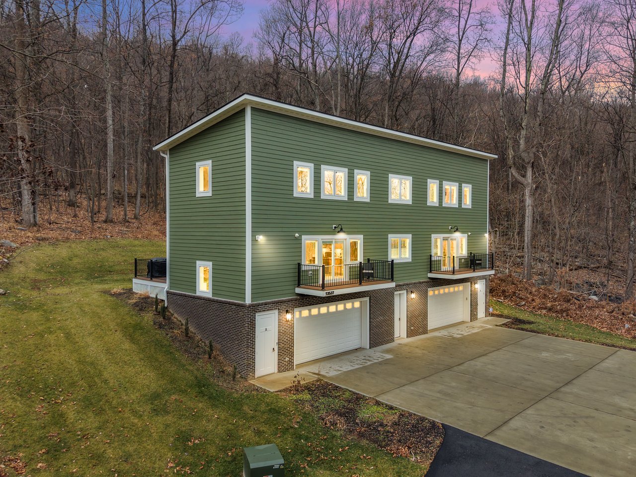 13537 Hanging Rock Ln, Lovettsville, VA 20180