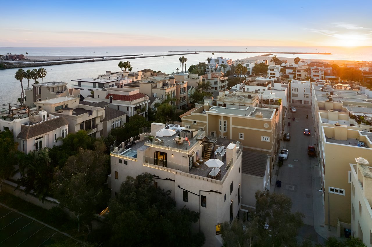 145 Channel Pointe Mall