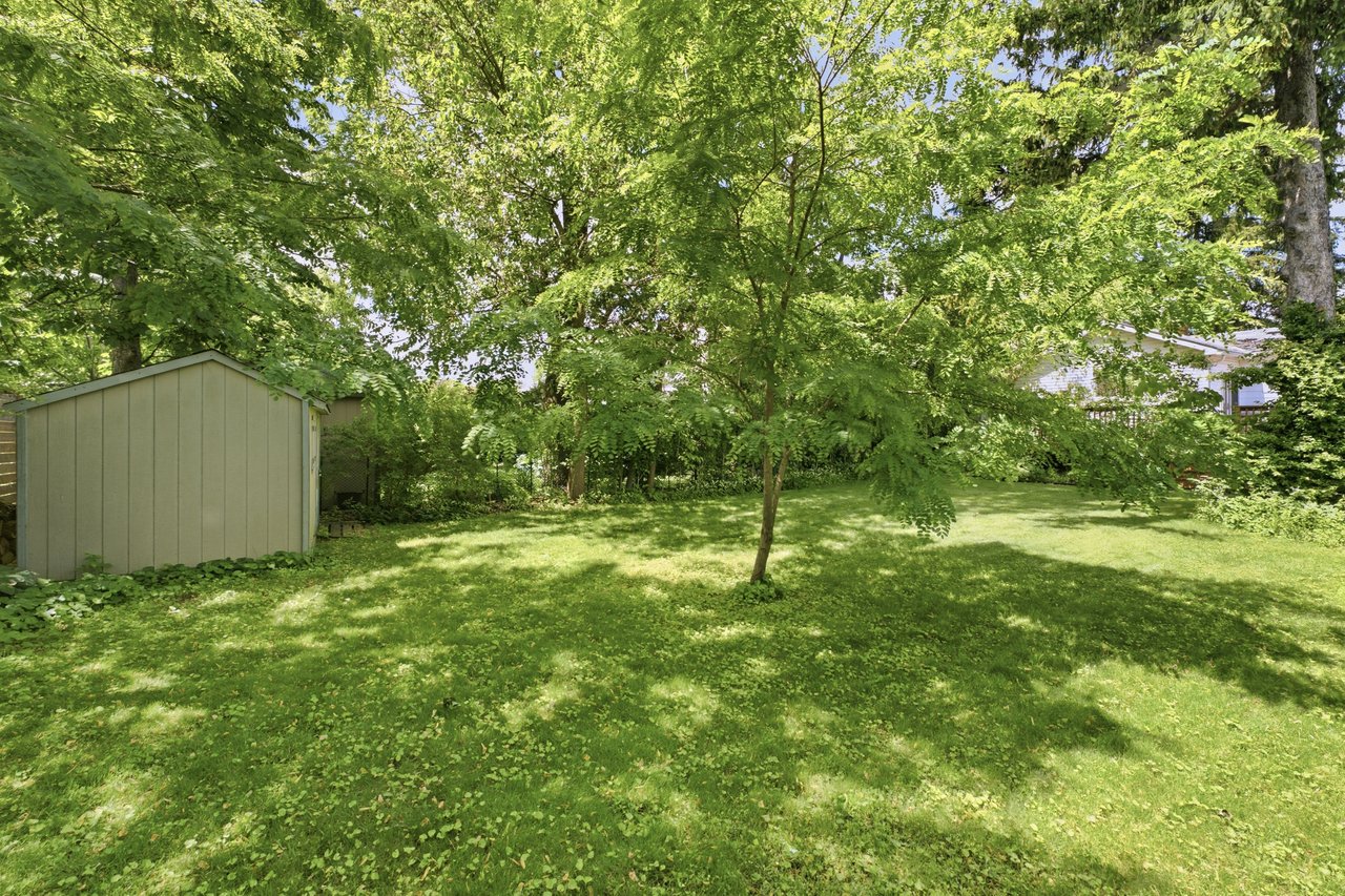 64 Eaglewood Blvd