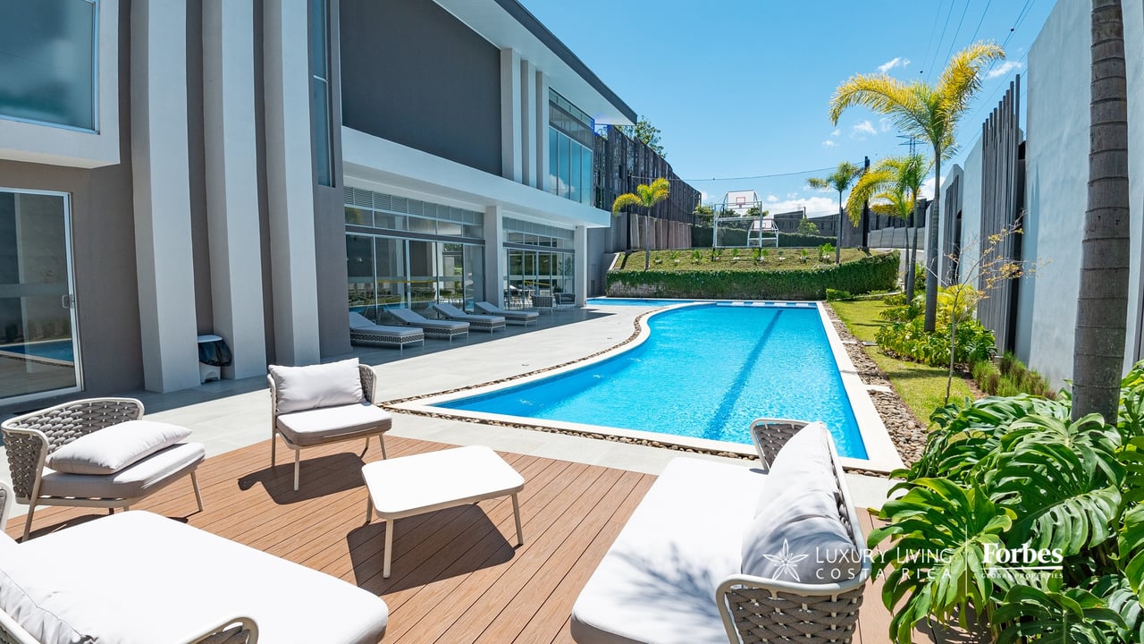 21565 - Corner house with 3 furnished bedrooms, a patio, in Cariari