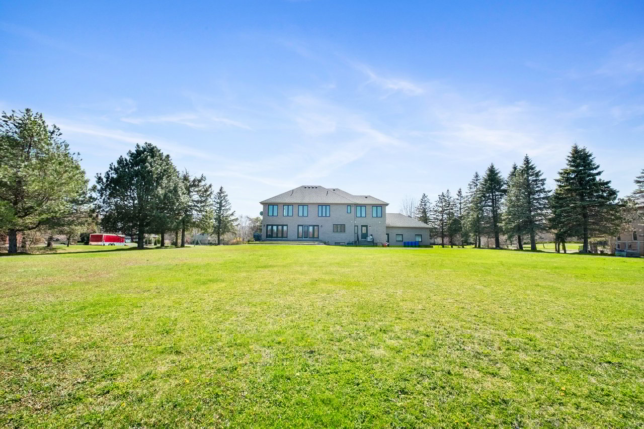 19 Logan Crt 