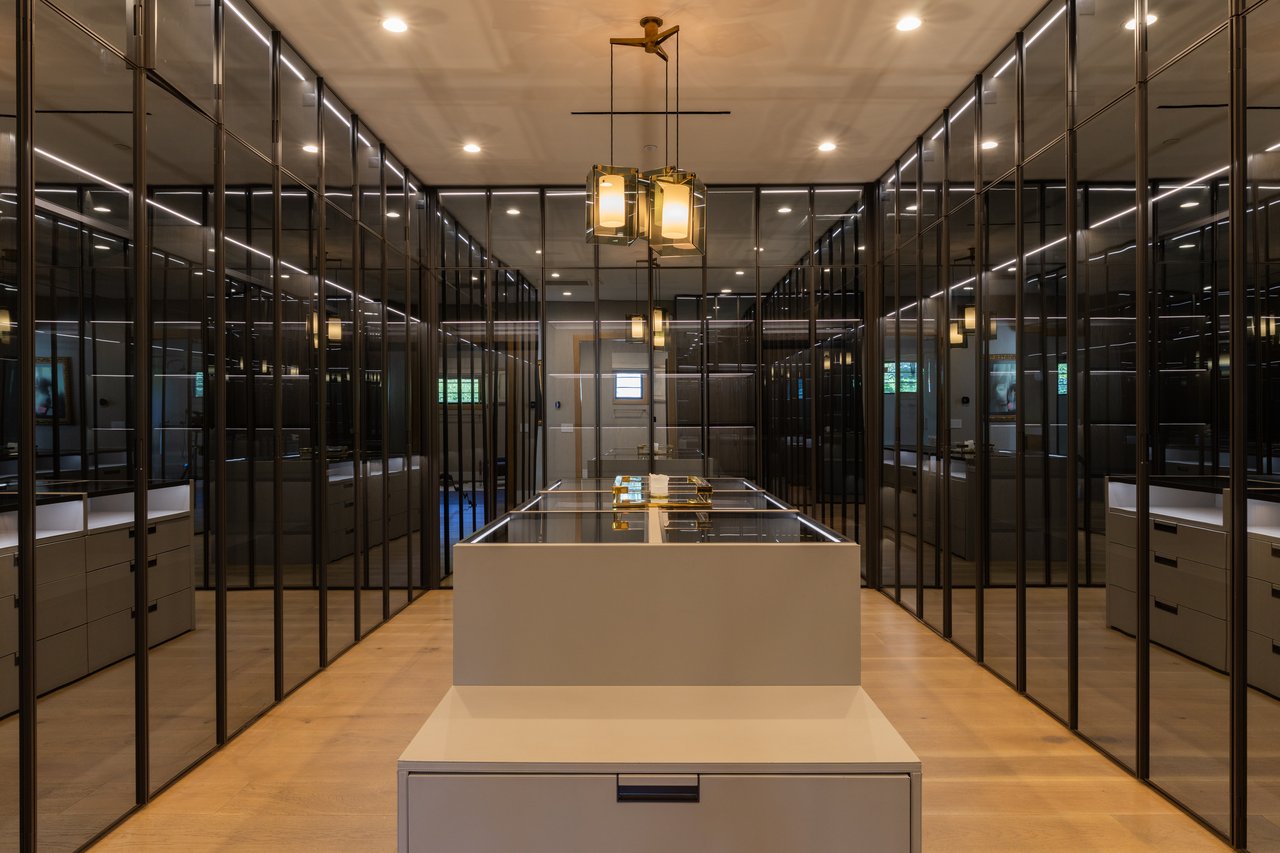 455 N Bundy Dr, Brentwood