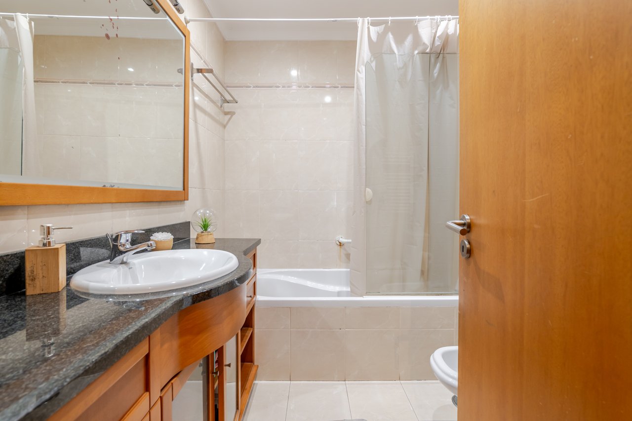 Luxury Four-bedroom Villa in Porto