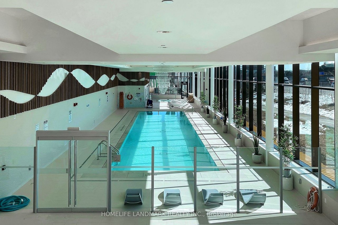 NORTH YORK'S PRESTIGIOUS COMMUNITY PENTHOUSE