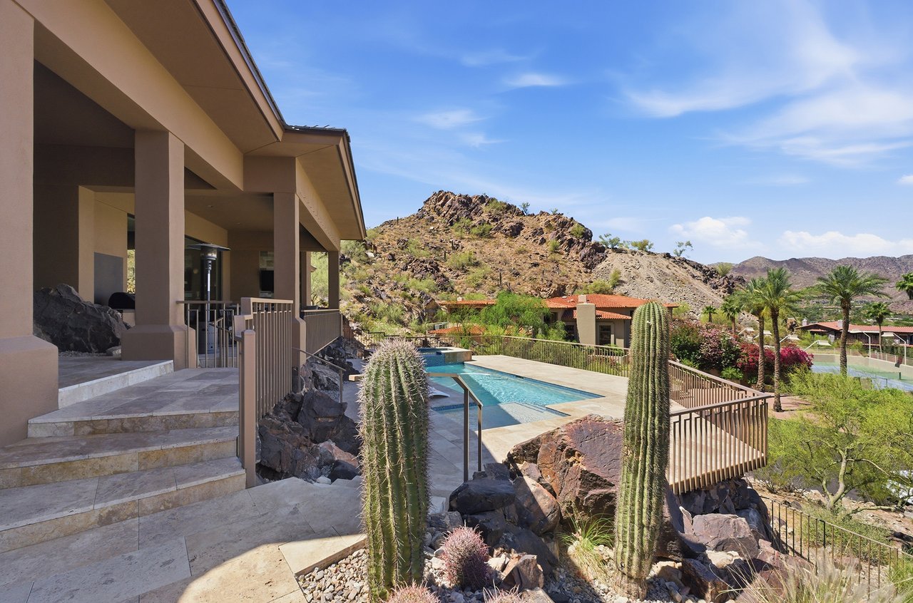 5411 E ROADRUNNER Road