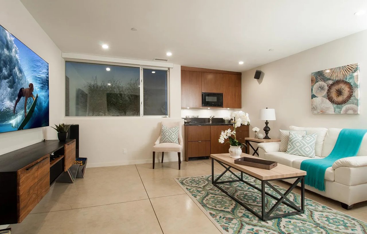 611 Bayview Dr