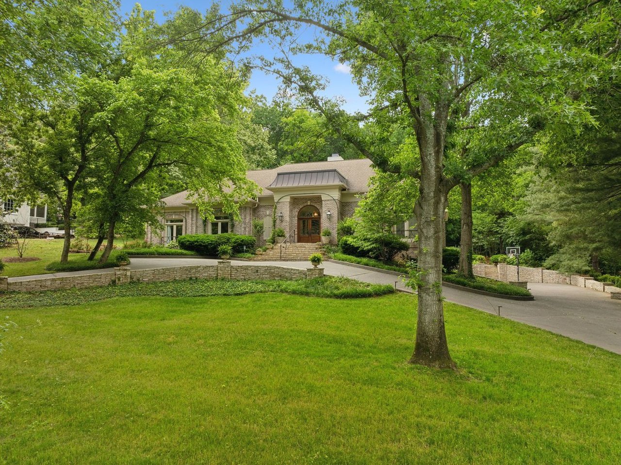915 Calloway Dr