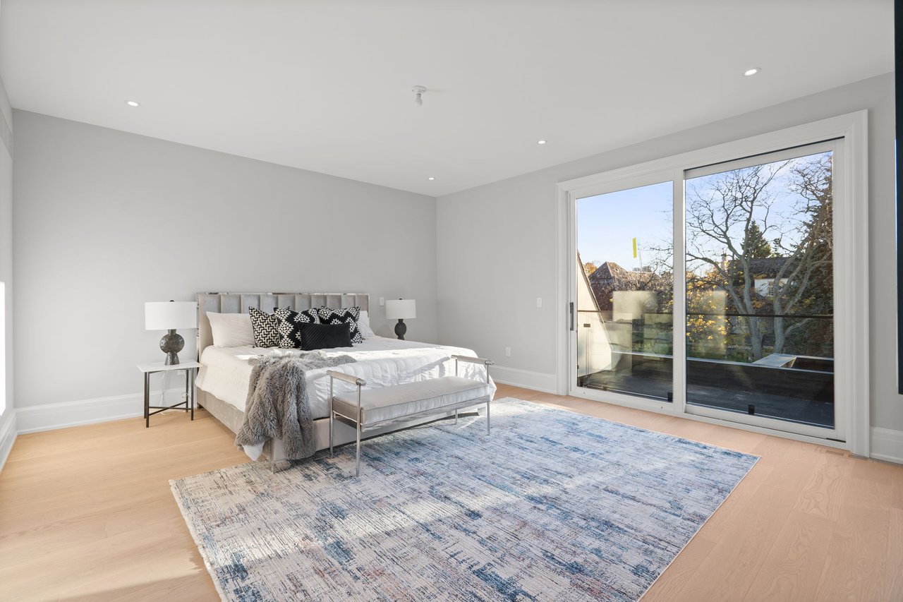 Prestigious Dunvegan Rd