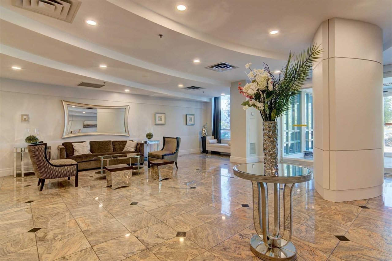 39 Oneida Crescent PH6