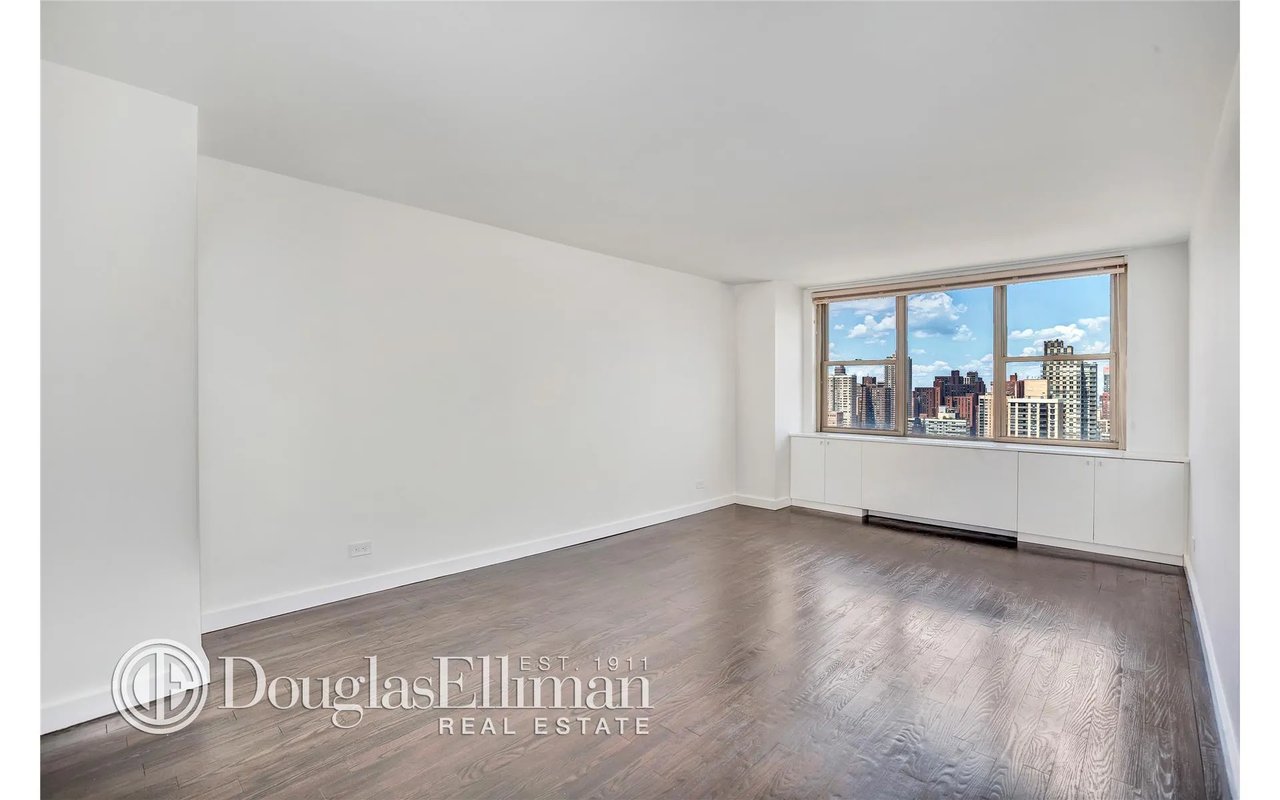 301 East 79th Street Unit: 36G