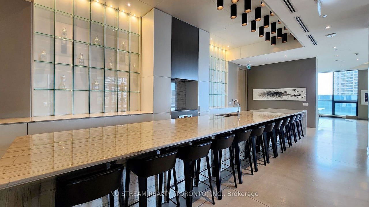 ICONIC LIVING AT 100 HARBOUR ST