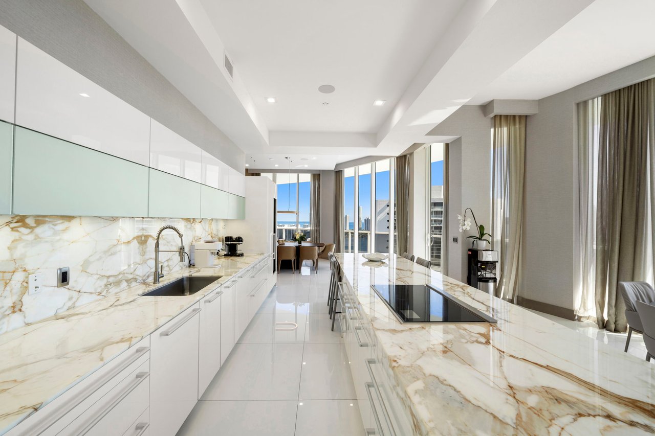 4100 Island Blvd # 1 Unit: PH-1