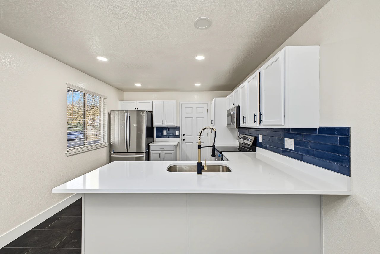 520 W 114th Pl
