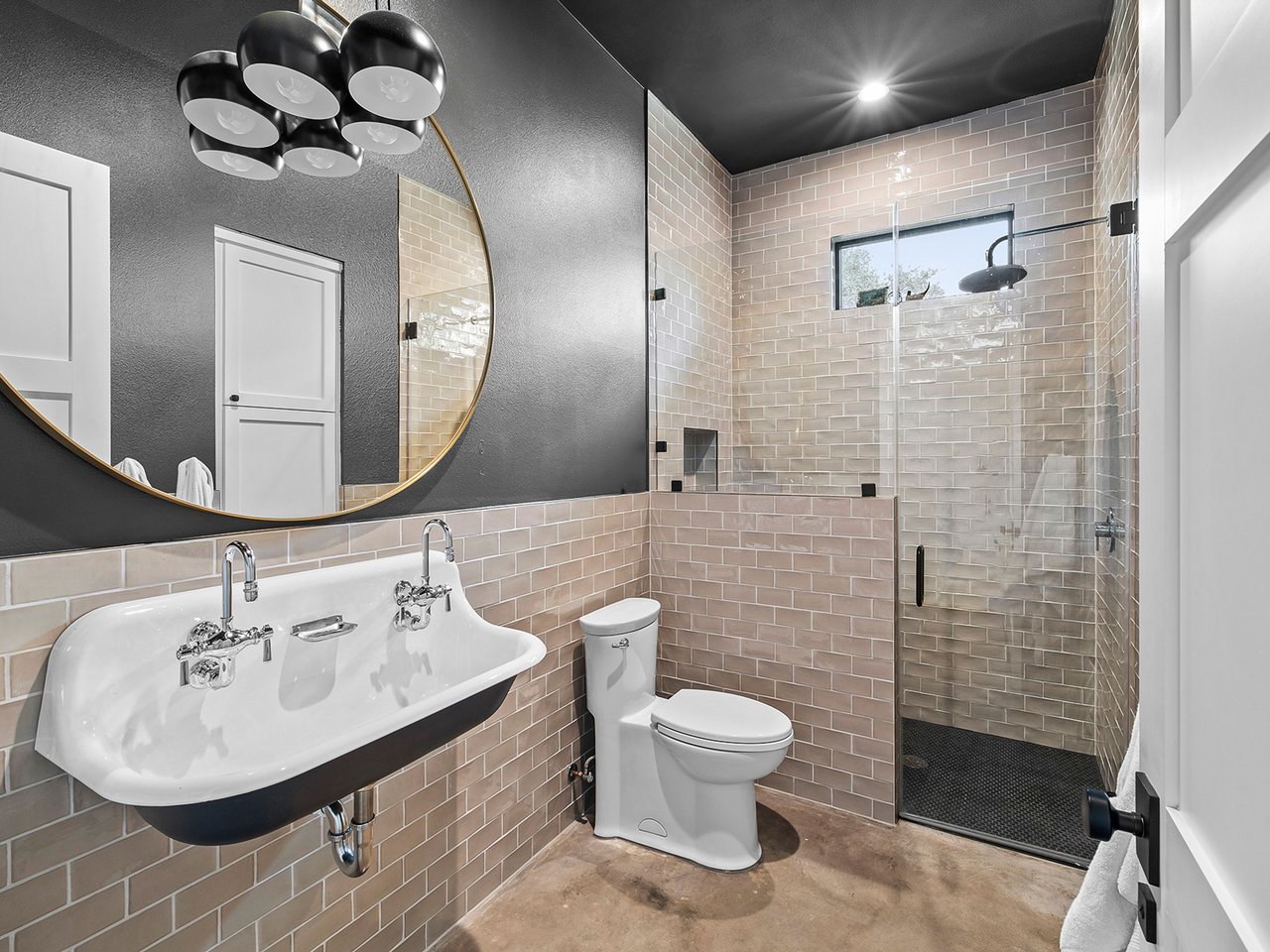 A Modern Hill Country Masterpiece at Creek Road Ranch