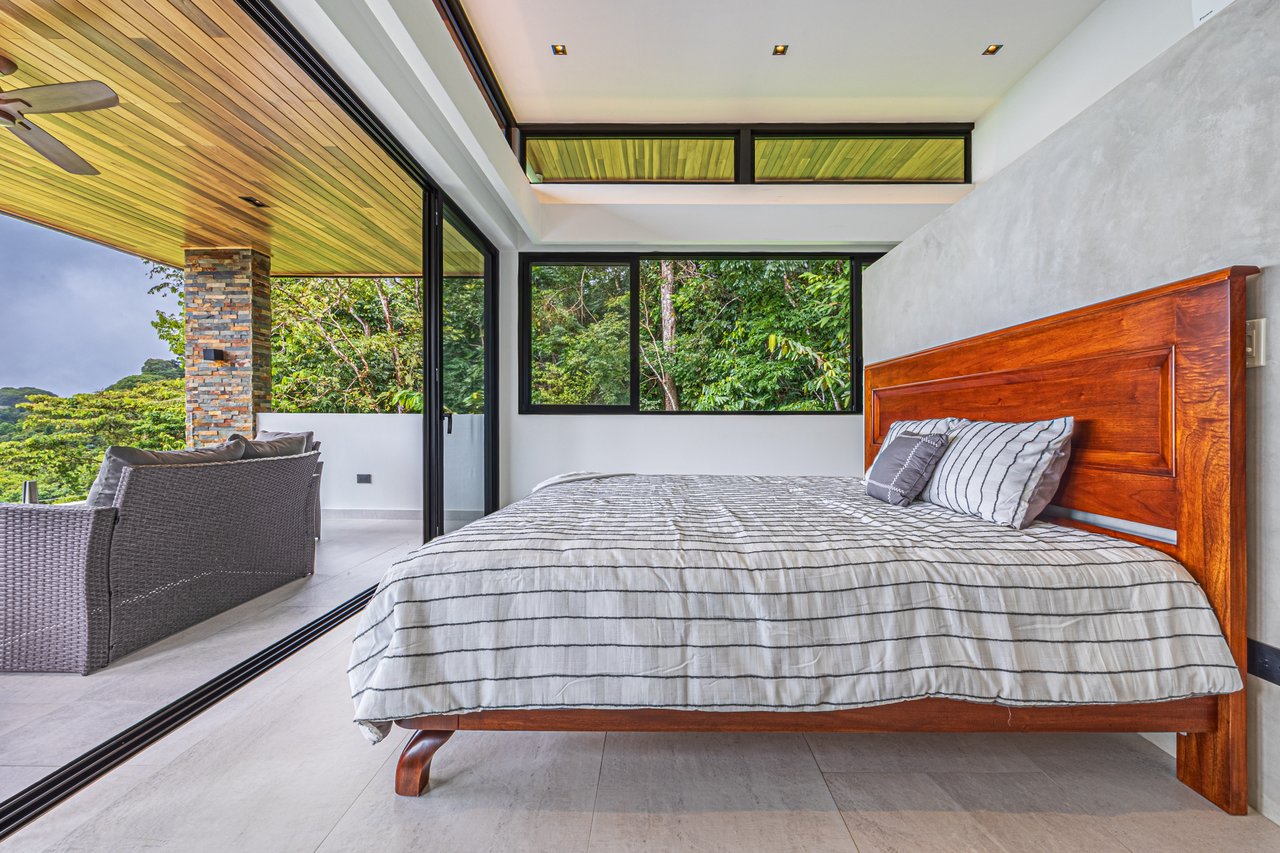 Casa Koules – Architectural 5-Bedroom Oceanview Estate in Prestigious Costa Verde Estates