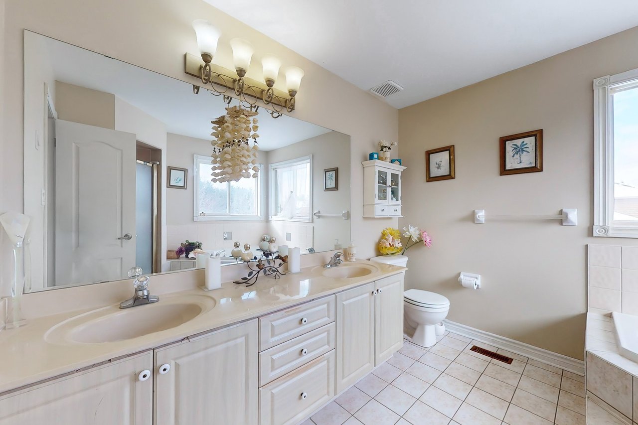 189 Humberland Dr