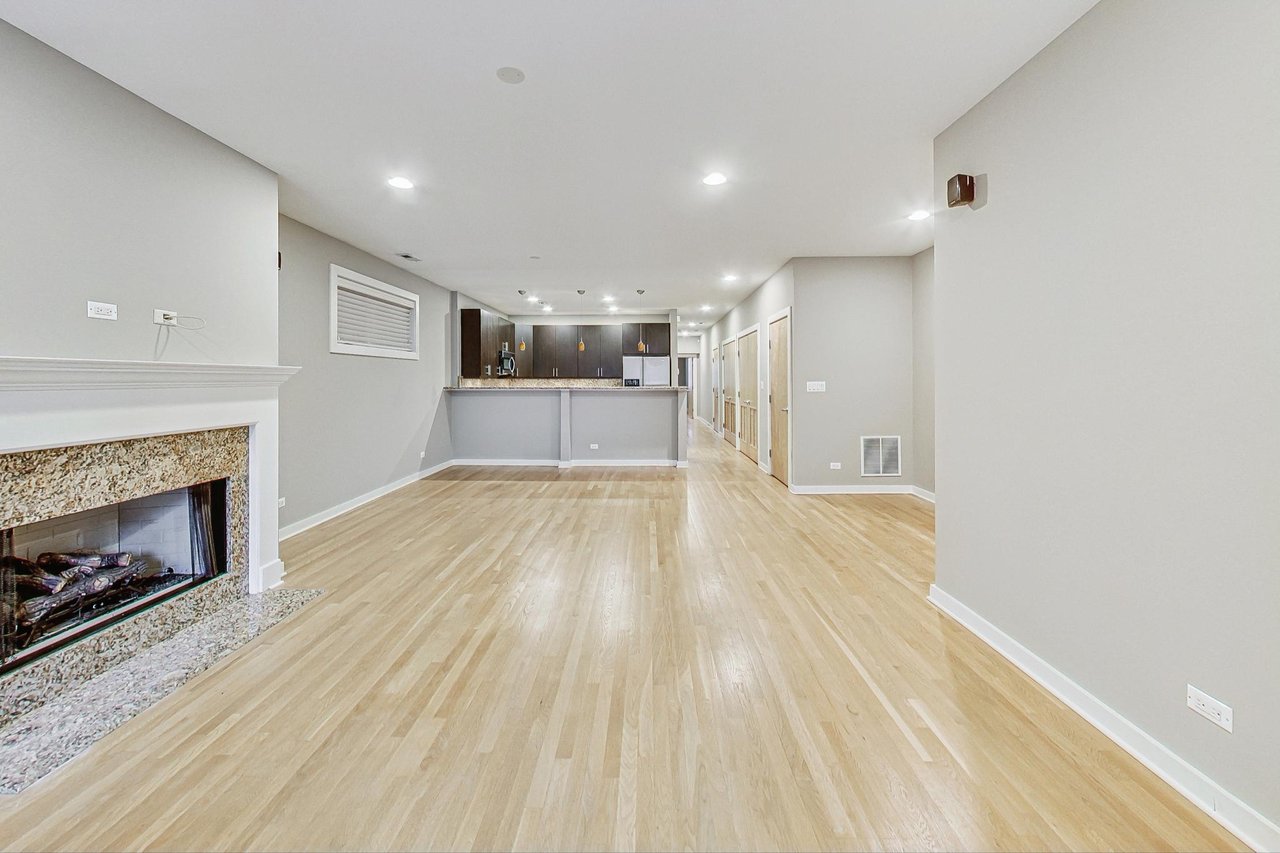 689 N Peoria St Unit 2N