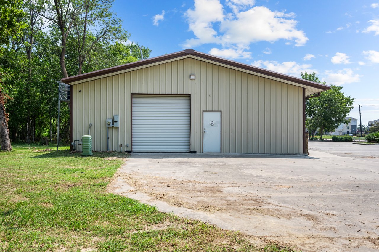 126 W Cedar Bayou Lynchburg Rd