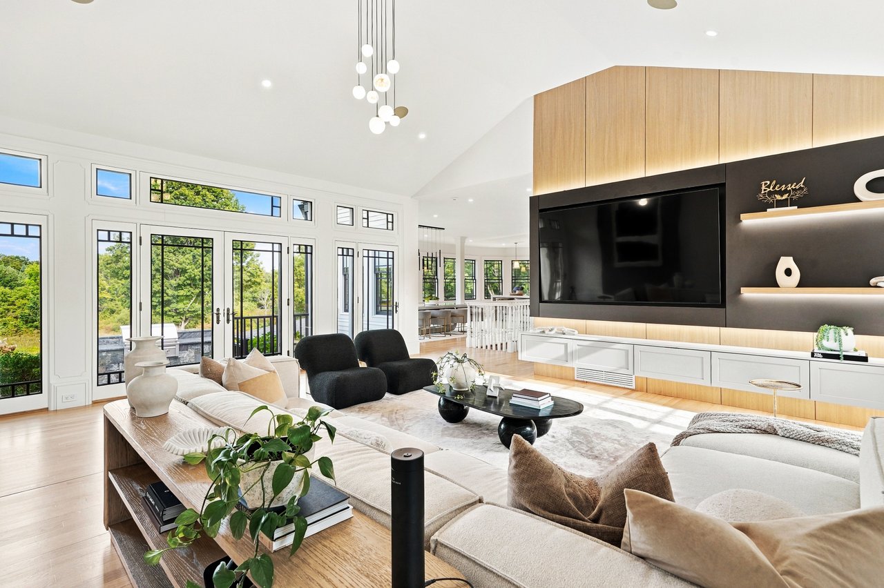 An Exceptional Southborough Estate