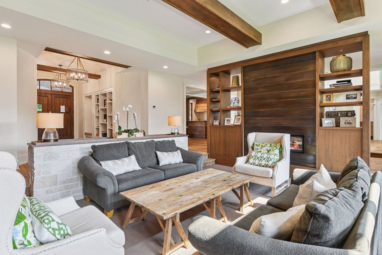 8 Circle W, Edina