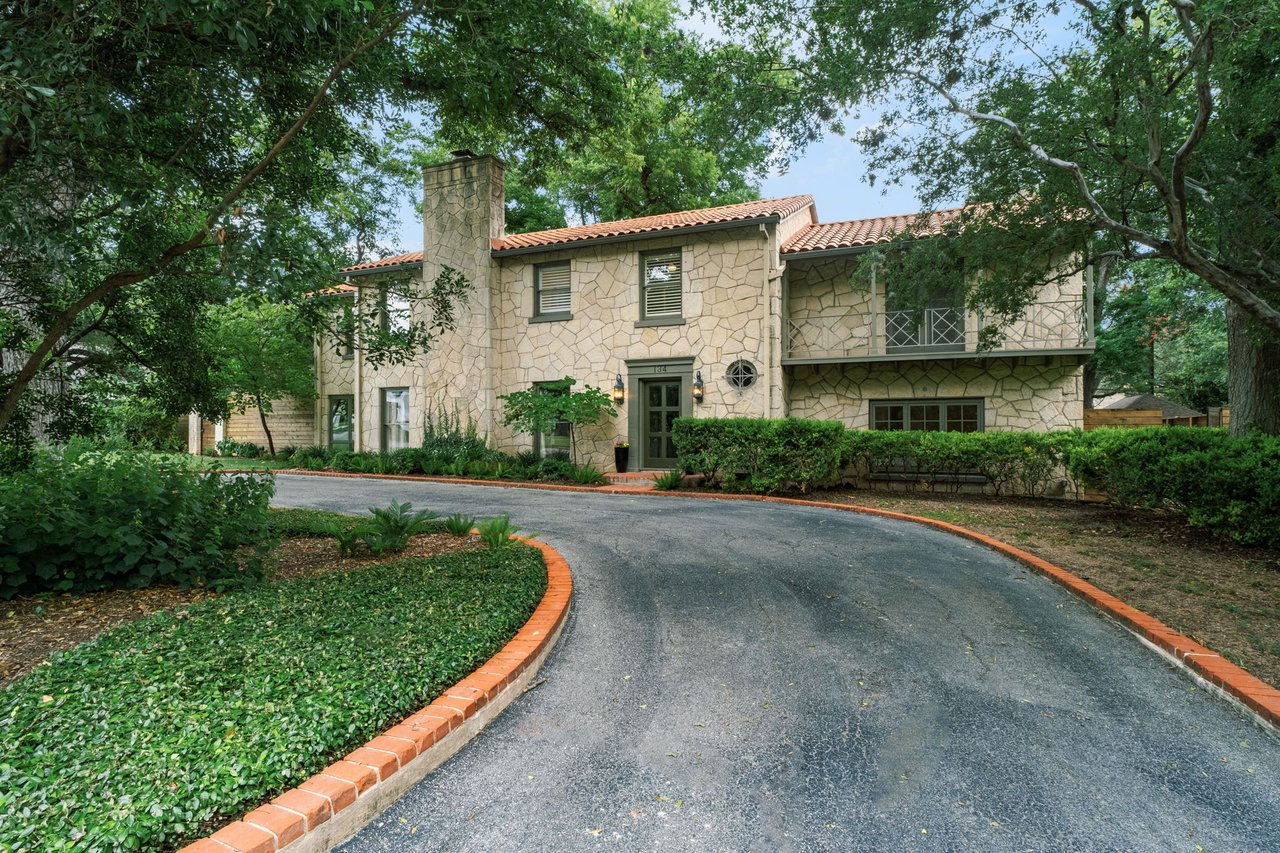 Luxury Property in Olmos Park